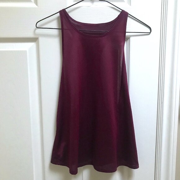 Good enough for the MONA LISA!🎾🌹 Cute Lululemon Tank in Burgundy Maroon Purple - Picture 3 of 8